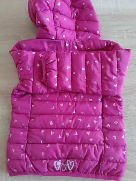 Dievčenská bundička, 92