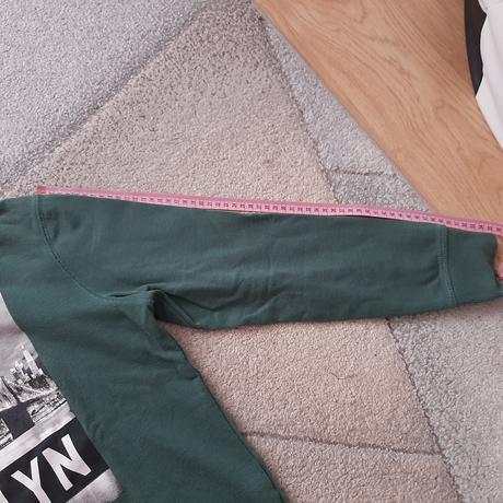 Predám chlapčenskú mikinu veľ146, 146