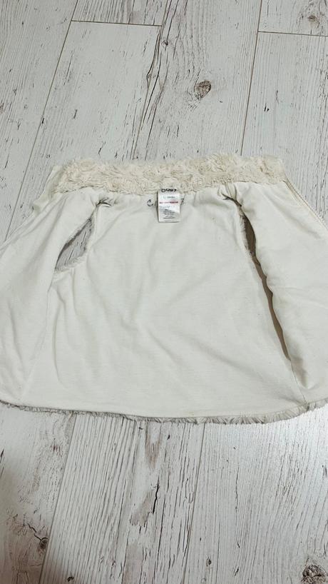 Kremovo-biela vesta 98, 98