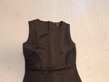 Čierne elegantné sexi šaty, 38