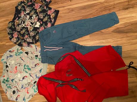 Mikinky 128-134, 122–134