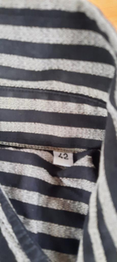 Pruhovana kosela 42, 42