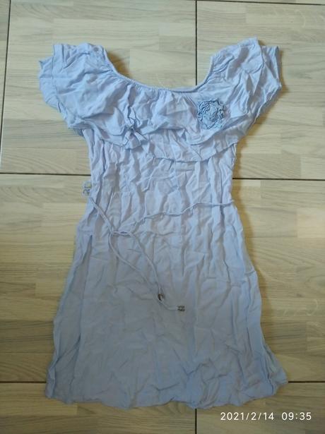 Nebesky modre saty s volanom, 