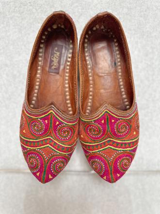 Vyšívané kožené topánky, 36