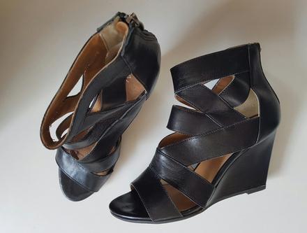 Aldo - kožené sandále s klinovým opätkom, 40