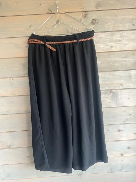 Ľahučké čierne culottes nohavice, m