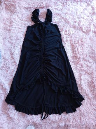 Čierne šaty s riasenim, m