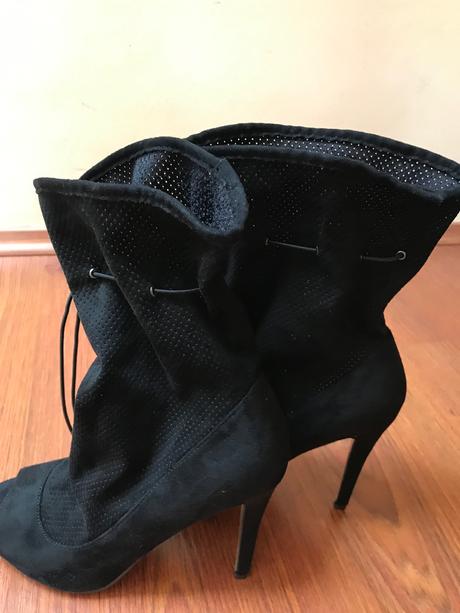 Cierne cizmicky kotnicky 38, 38