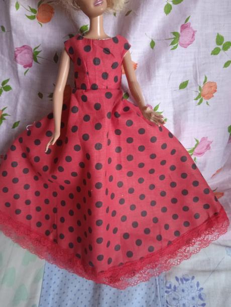 Barbie šaty,