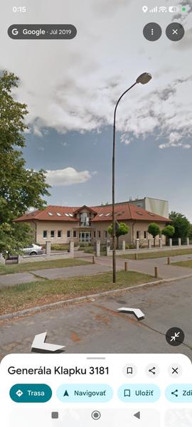 Čo je táto budova v Komárne?