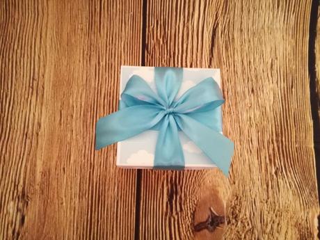 Krabička ku krstu (exploding box), 