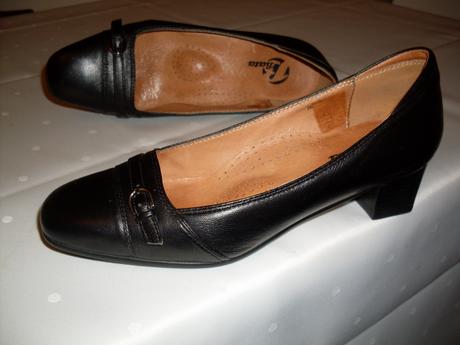 Klasické čierne lodičky, kožené, nenosené, 36