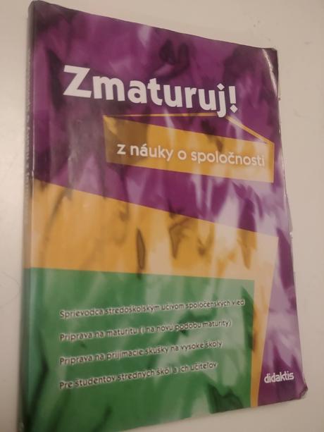 Kniha zmaturuj z náuky o spoločnosti,