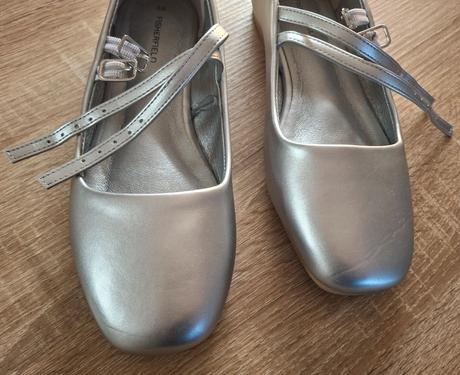 Nové strieborné balerínky gate/fisherfield 36, 36