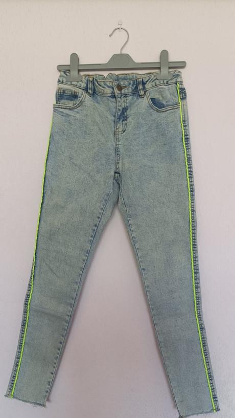 Rifle s krikľavo zeleným pásikom, pepco,164