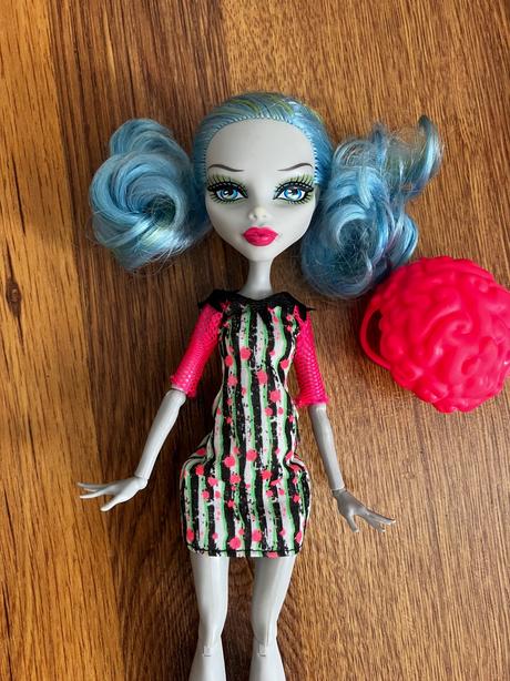 Ghoulia monster high, 