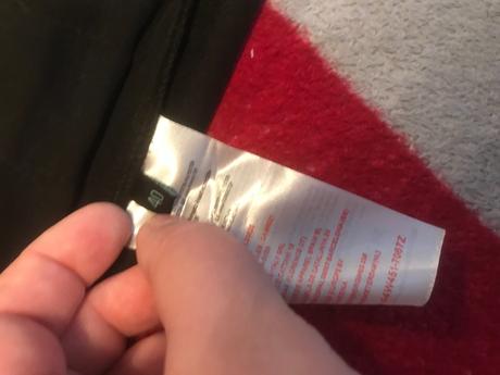 Suprava-šaty a sako so strapcami,vel. s,zn.guess, guess,s