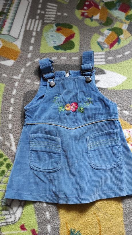 Menčestrove saty s trakmi 2 roky, 92