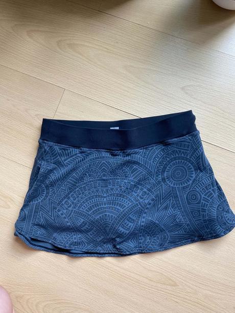 Authority skort sportova sukna s integrovanymi sor, s