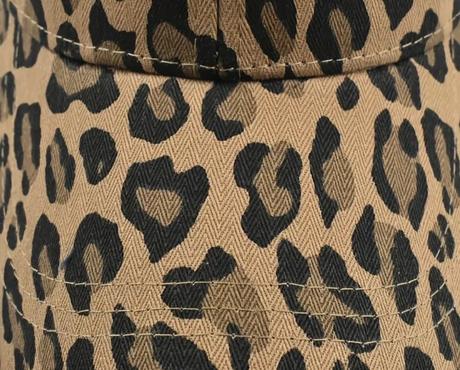 Šiltovka s leopardím vzorom - karamel, 