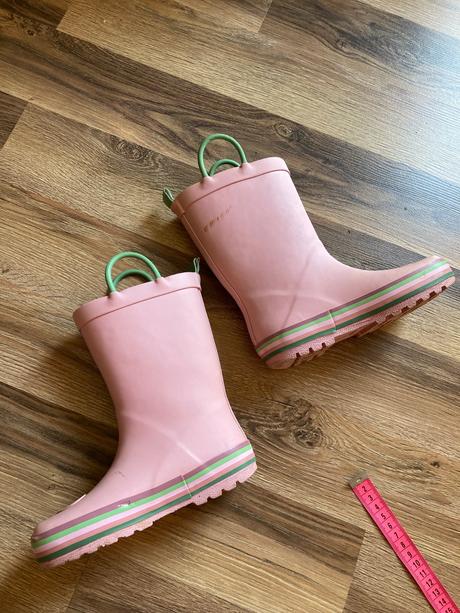 Gumáky reserved 28, reserved,28