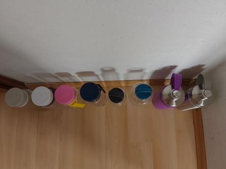 Rôzne fľaše na pitie,