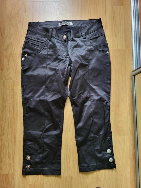 Saténové elegantné 3/4 nohavice, 36