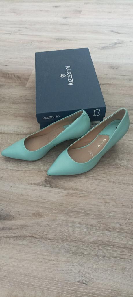 Tyrkysove lodicky, 36 / 37