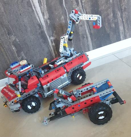 Skladačka - letiskové požiarne auto, 