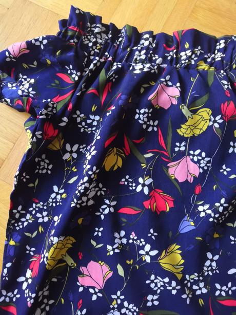 Kvetované šaty, gate,m