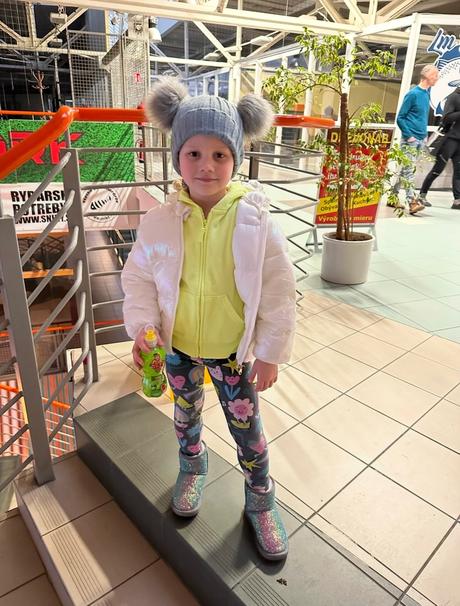 Mikinka next, next,110