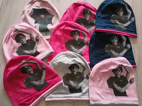 Nove čiapky wednesday,