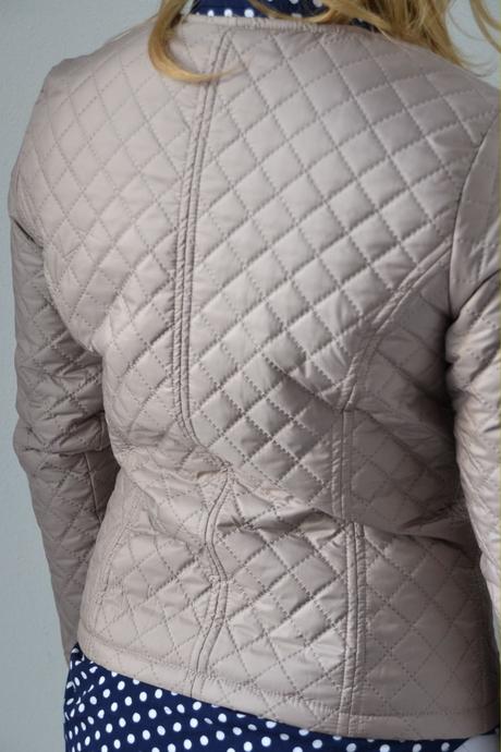 Prechodná bunda, 42