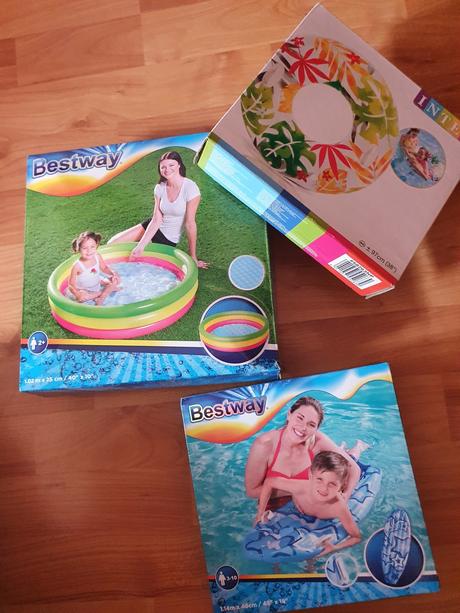 Koleso,nafukovacka+bazen za 10e set, 