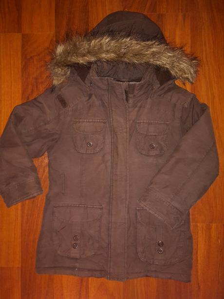 Bunda s vyšivkou, 116