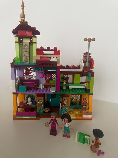 Lego disney 43202 madrigal,