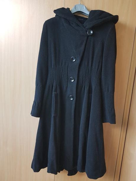 Kabát nenosený, 36