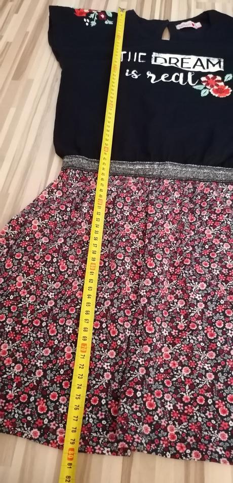 Dievčenské šaty, 152