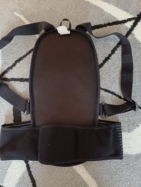 Chránič chrbtice na lyže a iné športy., 