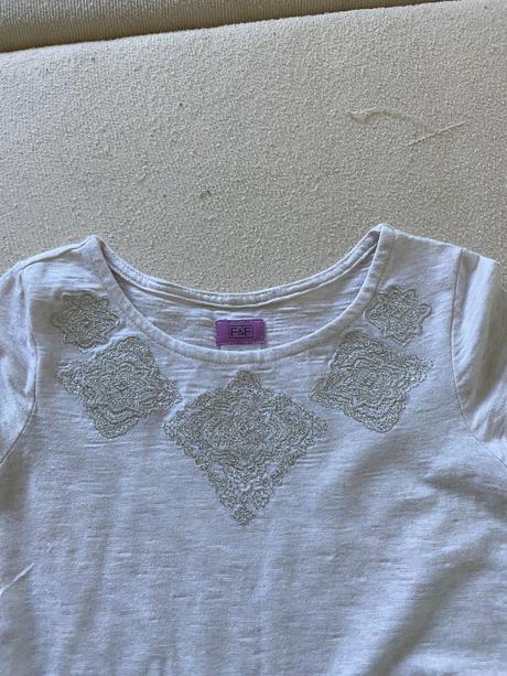 Šaty  okolo krku s výšivkou, f&f,116