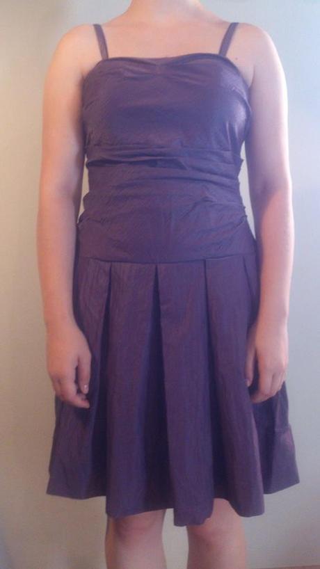 Fialové šaty na ramienka, m