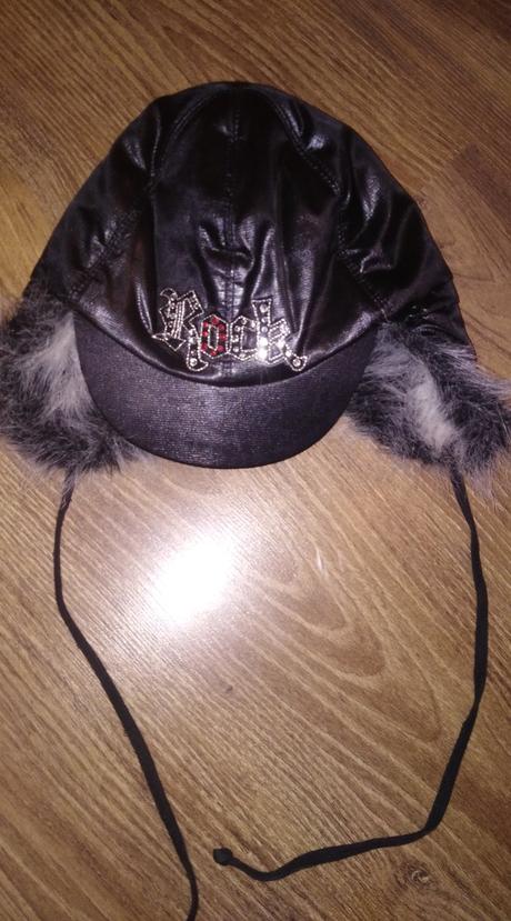 Teplá čiapka pre rockerke, 110