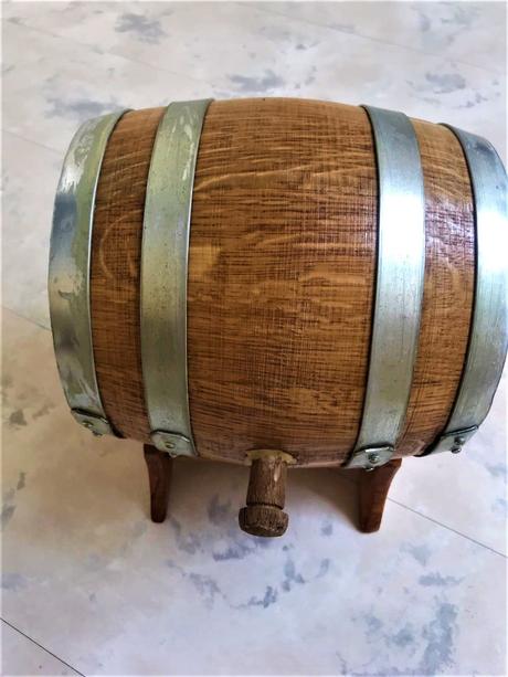 Drevený sud na liehoviny, 