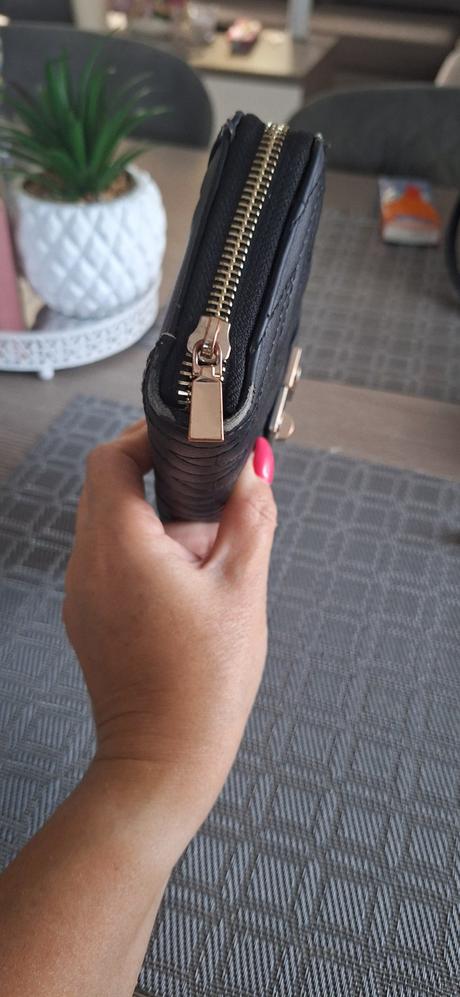 Guess penazenka, guess