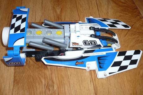 Lego technic 42045 závodná loď, 