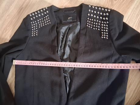 Čierne sako s kovovými aplikáciami, h&m,38