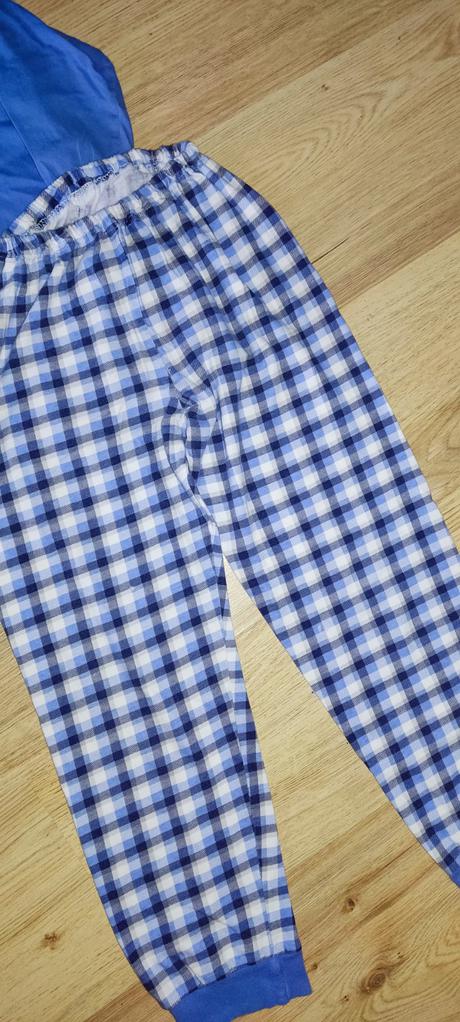 Pyžamo pre chlapca, 140