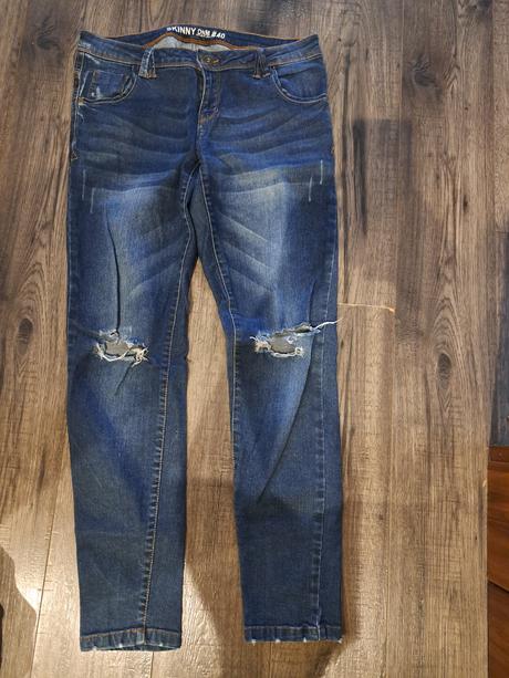 Tmavomodre rifle, 40