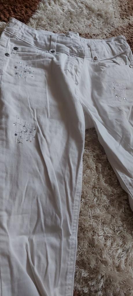 Biele rifle s kamienkami, 146