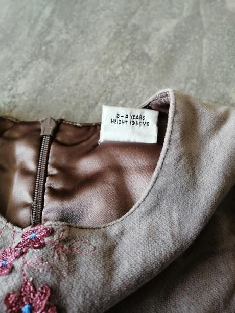 Šaty next v 104, 3-4 r.,podšívka, výšivka, next,104